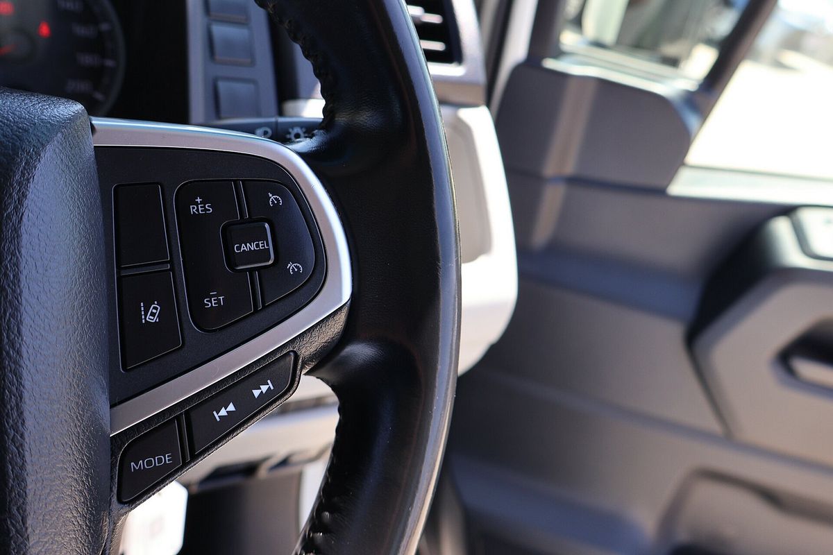 2019 Toyota Hiace Commuter GDH322R