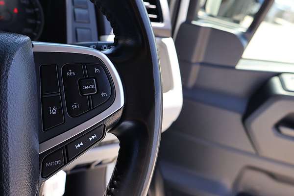 2019 Toyota Hiace Commuter GDH322R