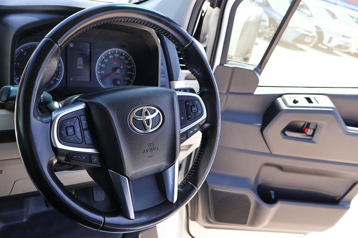 2019 Toyota Hiace Commuter GDH322R