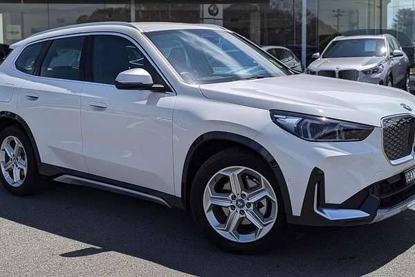 2023 BMW iX1 eDrive20 xLine U11