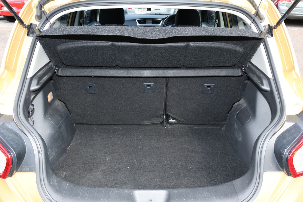 2014 Nissan Pulsar ST C12