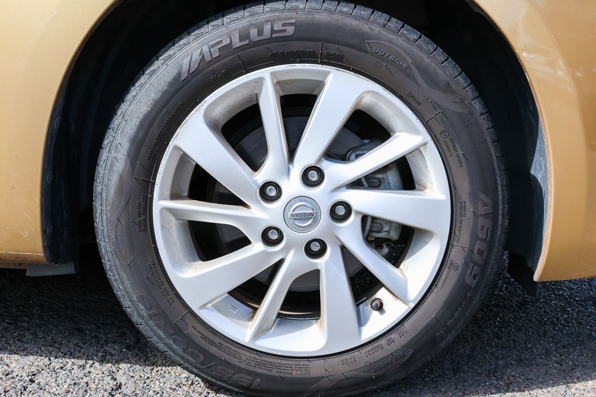 2014 Nissan Pulsar ST C12
