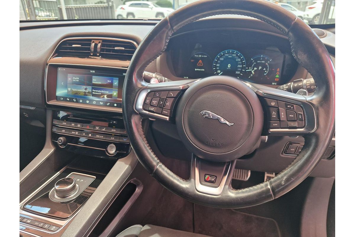 2016 Jaguar F-PACE 30d S X761