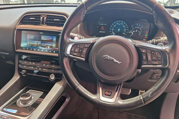 2016 Jaguar F-PACE 30d S X761