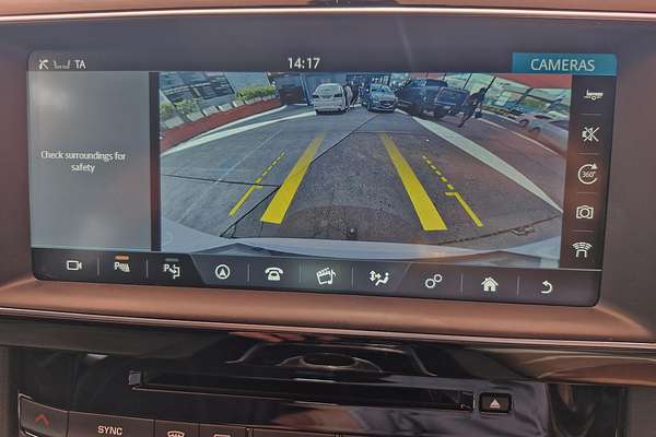 2016 Jaguar F-PACE 30d S X761