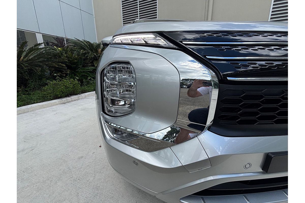 2024 Mitsubishi Outlander Exceed ZM