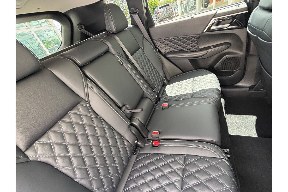 2024 Mitsubishi Outlander Exceed ZM
