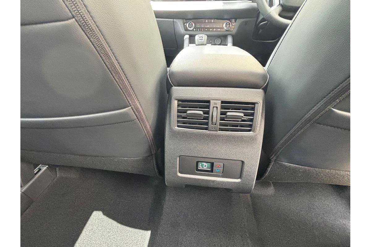 2024 Mitsubishi Outlander Exceed ZM