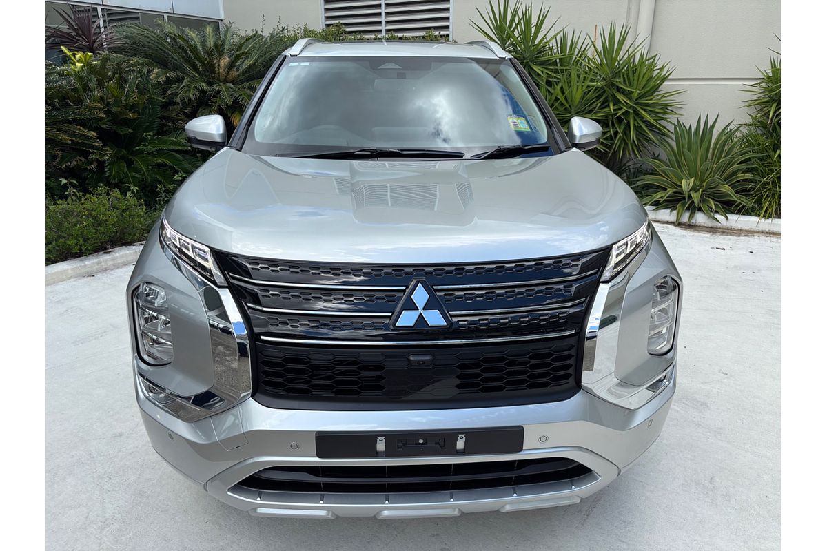 2024 Mitsubishi Outlander Exceed ZM