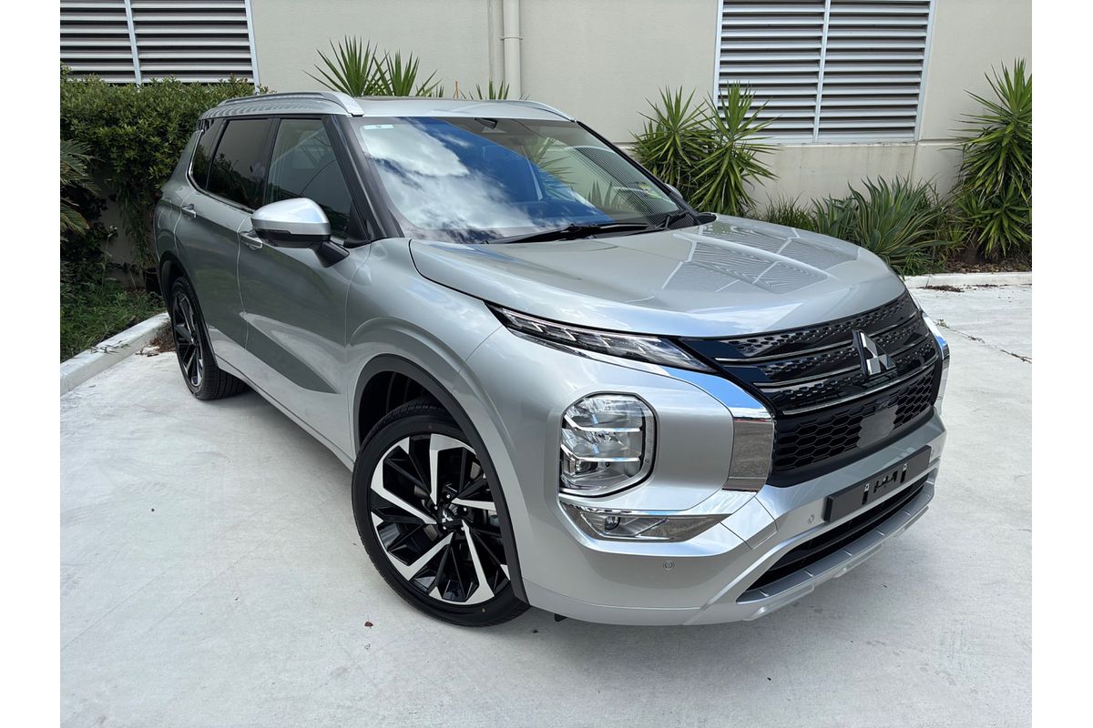 2024 Mitsubishi Outlander Exceed ZM