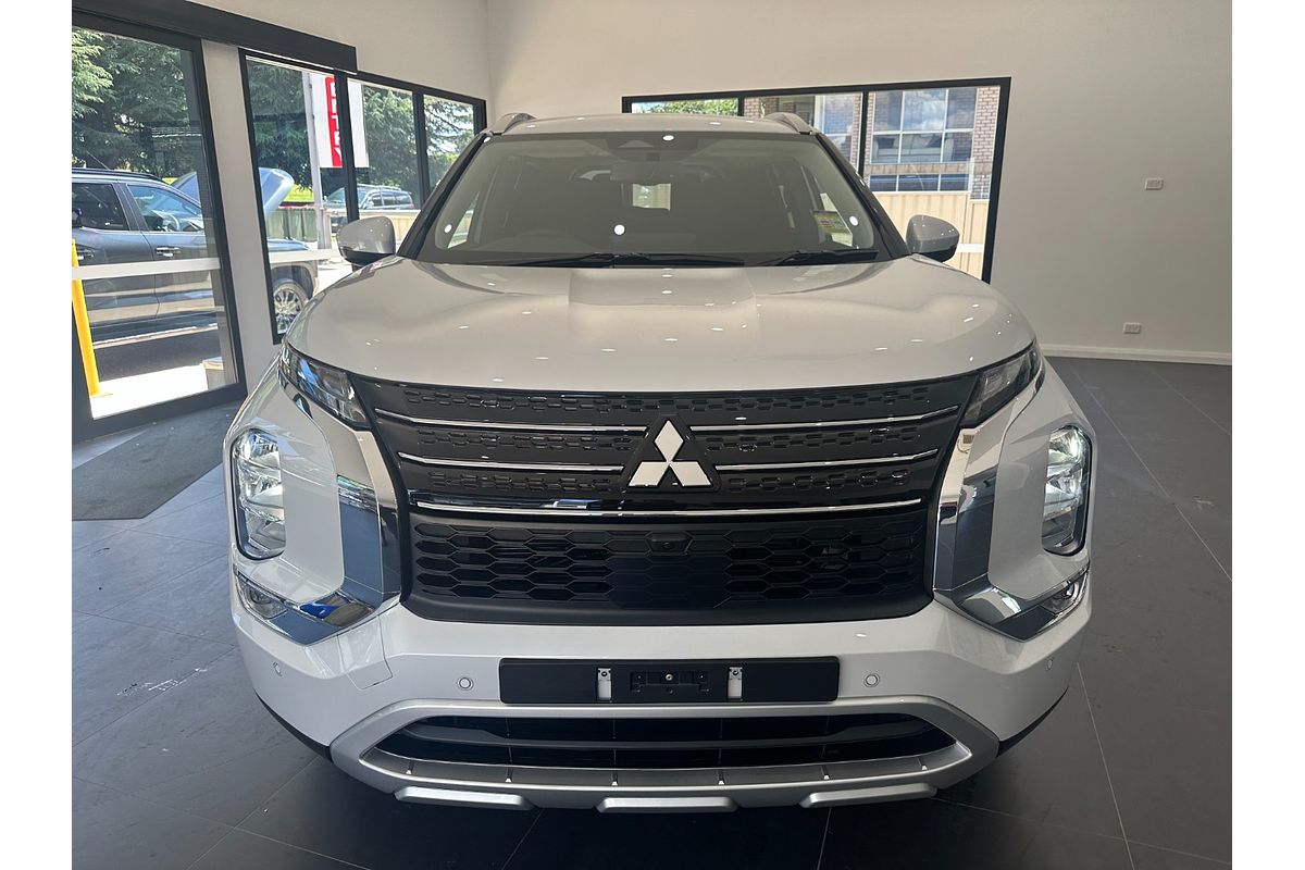 2024 Mitsubishi Outlander LS ZM