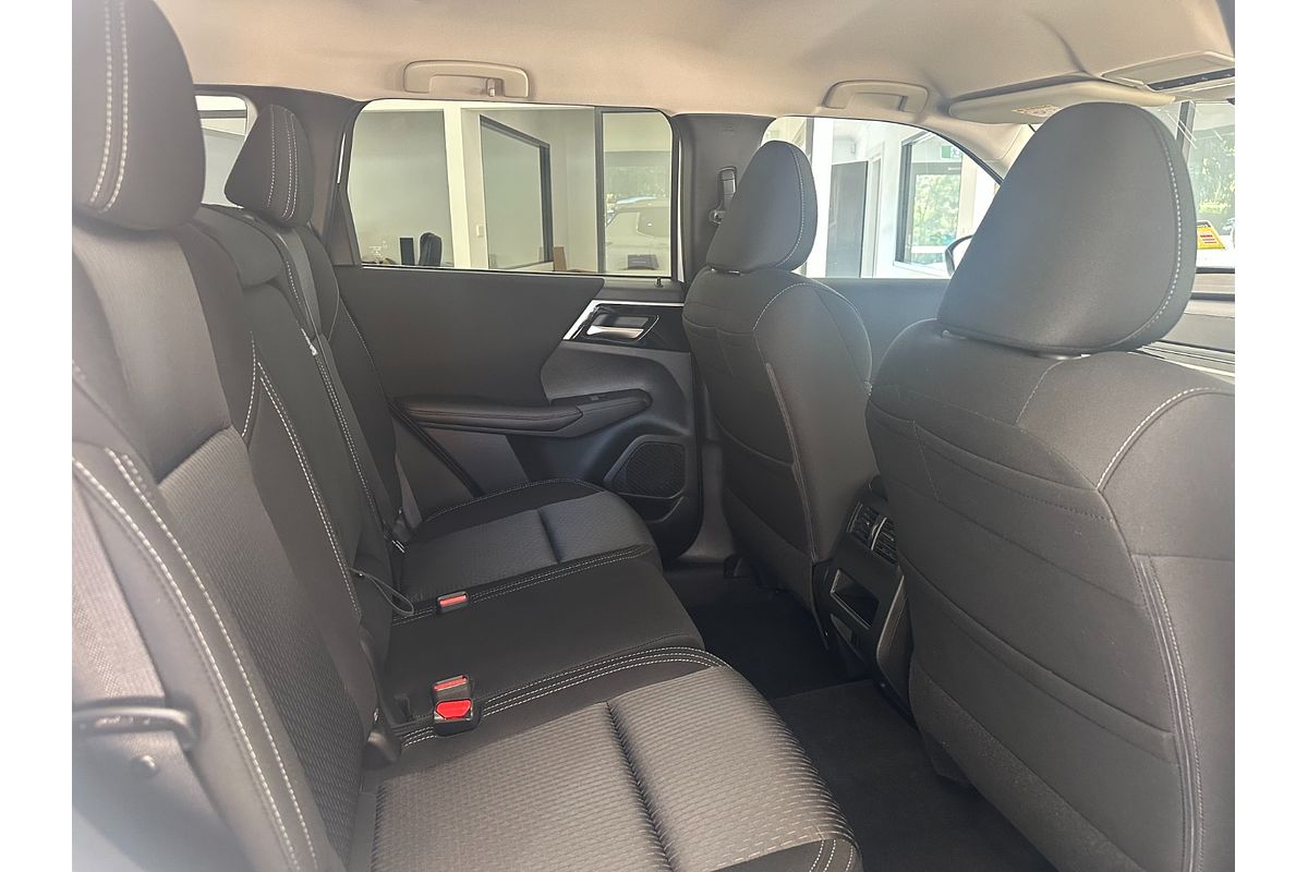 2024 Mitsubishi Outlander LS ZM