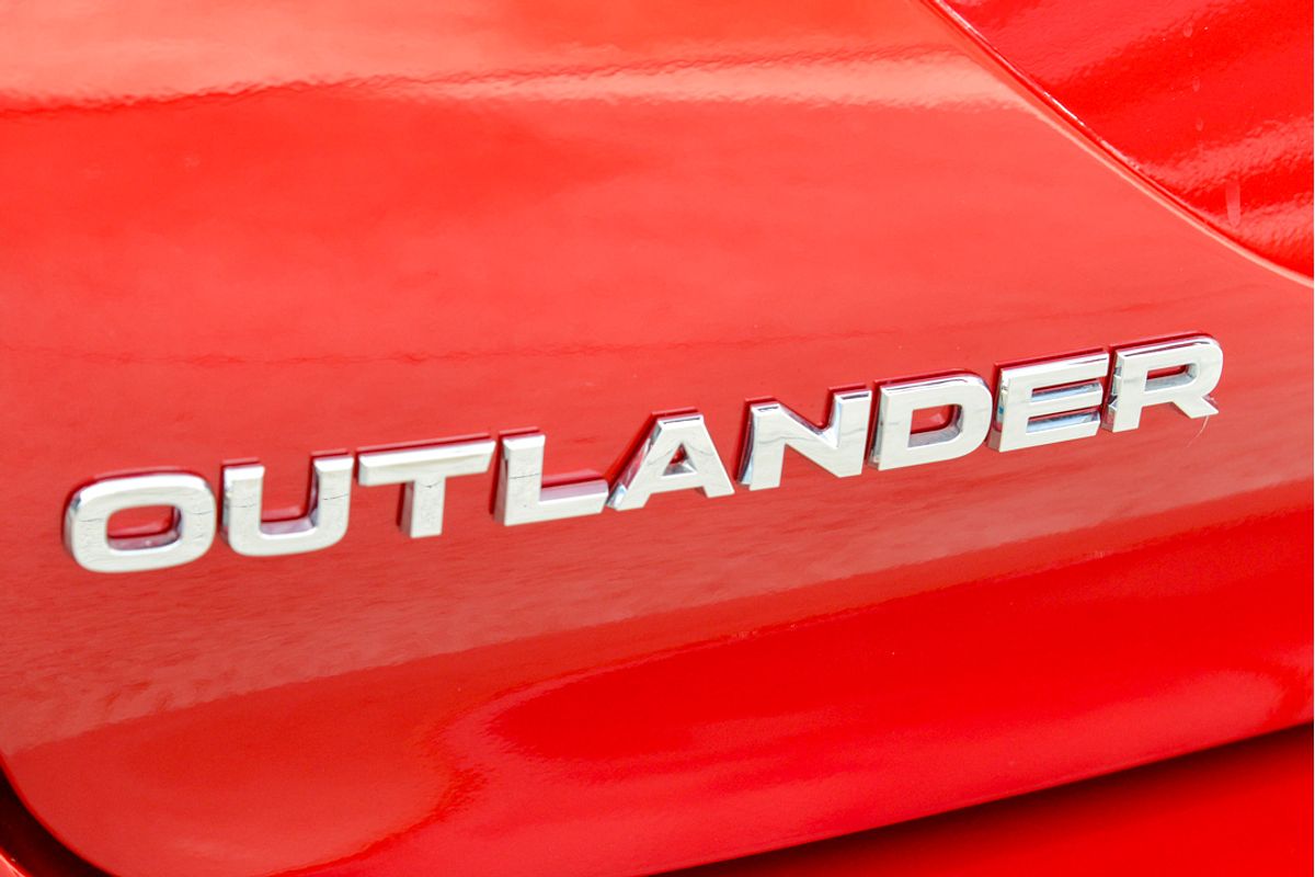 2024 Mitsubishi Outlander LS ZM