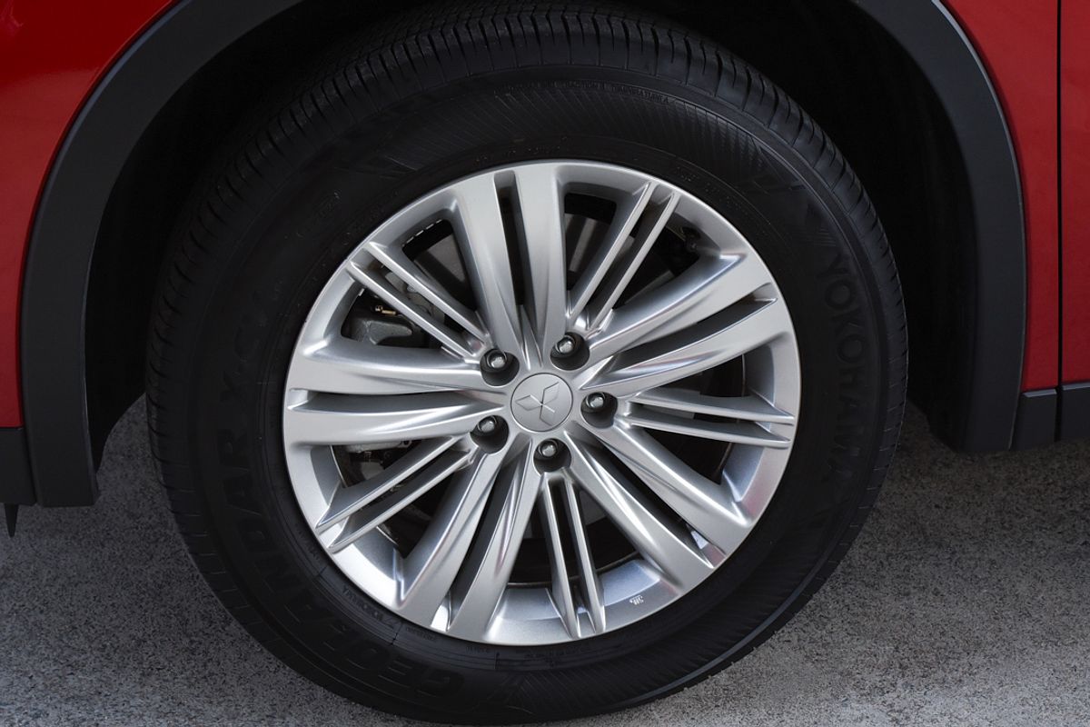 2024 Mitsubishi Outlander LS ZM