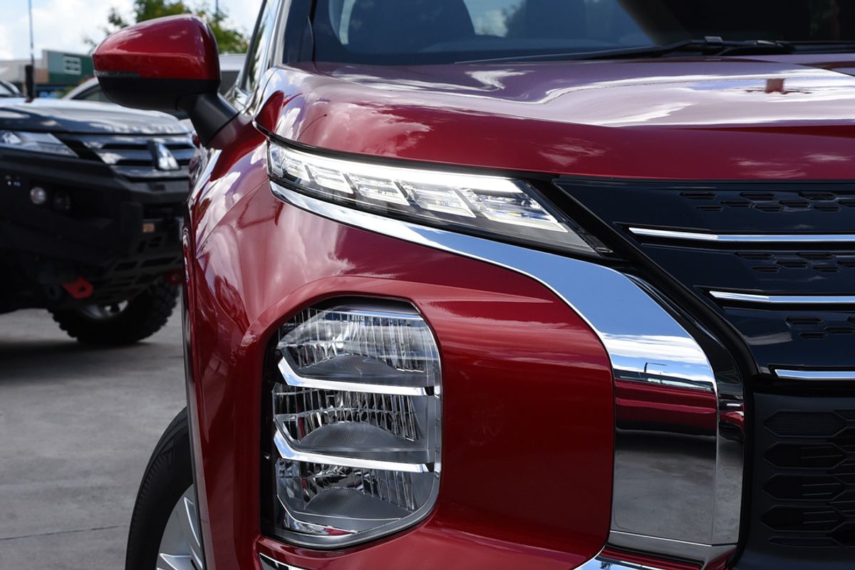 2024 Mitsubishi Outlander LS ZM
