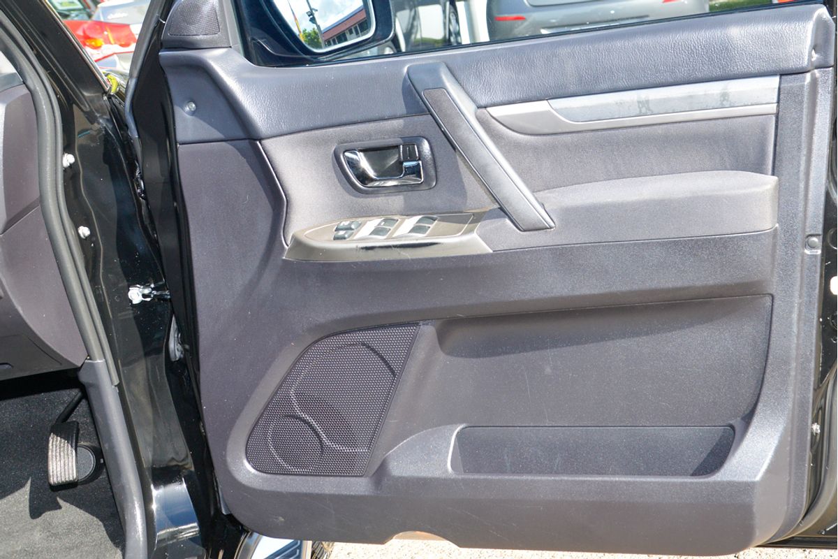 2012 Mitsubishi Pajero GLX NW