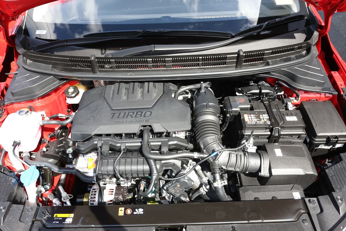 2024 Kia Stonic S YB