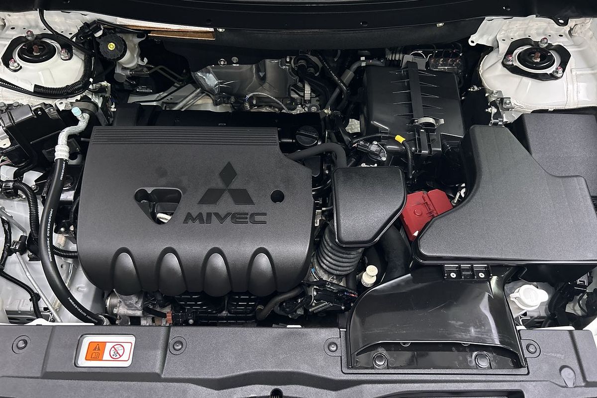 2019 Mitsubishi Outlander ES ADAS ZL