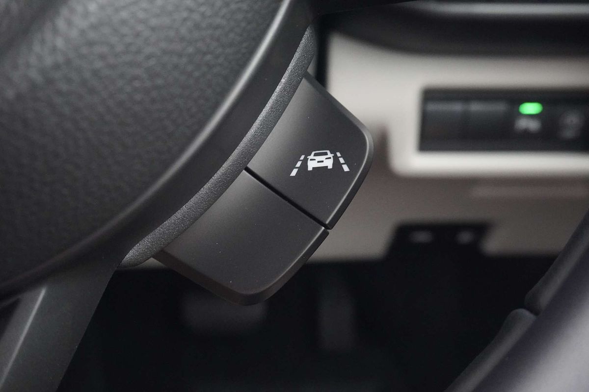 2024 Suzuki Swift Hybrid Plus UZ