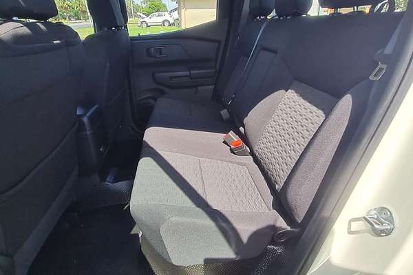 2024 Mitsubishi Triton GLX MV 4X4