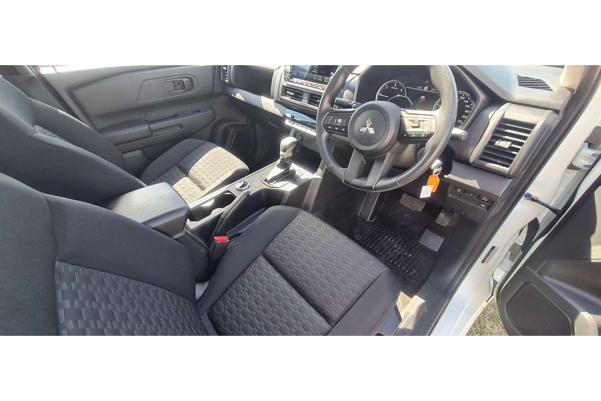 2024 Mitsubishi Triton GLX MV 4X4