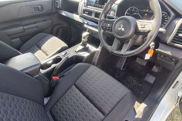 2024 Mitsubishi Triton GLX MV 4X4