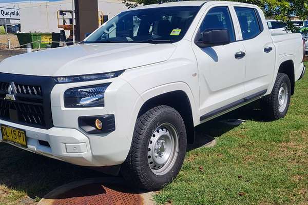 2024 Mitsubishi Triton GLX MV 4X4