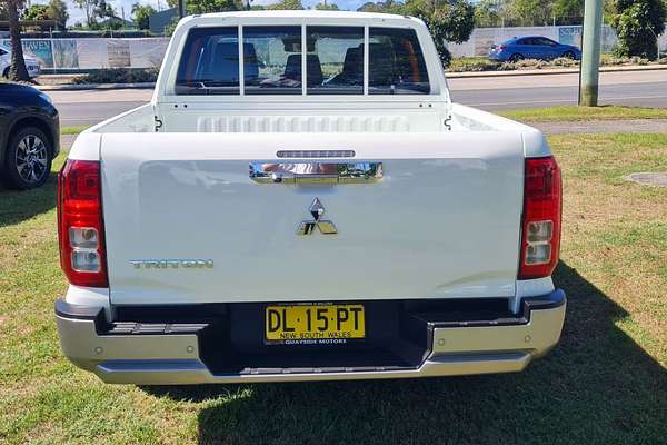2024 Mitsubishi Triton GLX MV 4X4