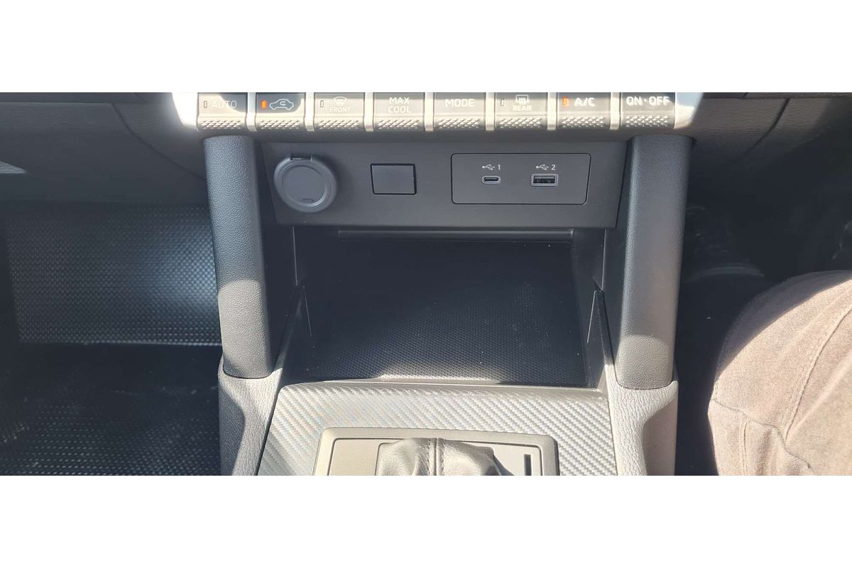 2024 Mitsubishi Triton GLX MV 4X4