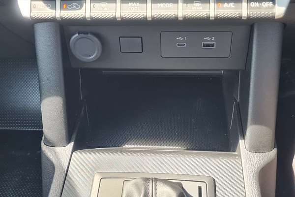 2024 Mitsubishi Triton GLX MV 4X4