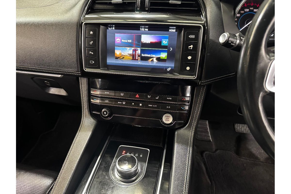 2016 Jaguar F-PACE 20d R-Sport X761