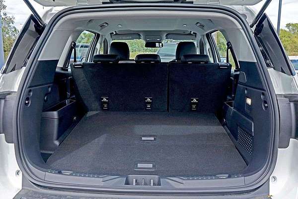 2023 Ford Everest Ambiente