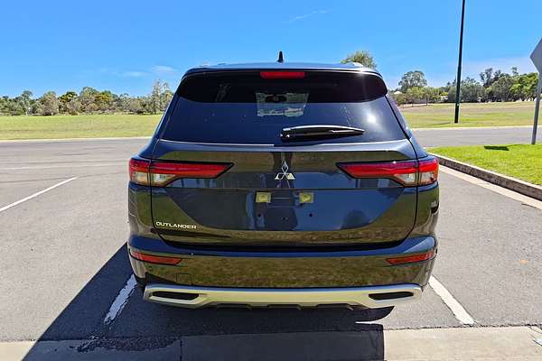 2024 Mitsubishi Outlander LS ZM