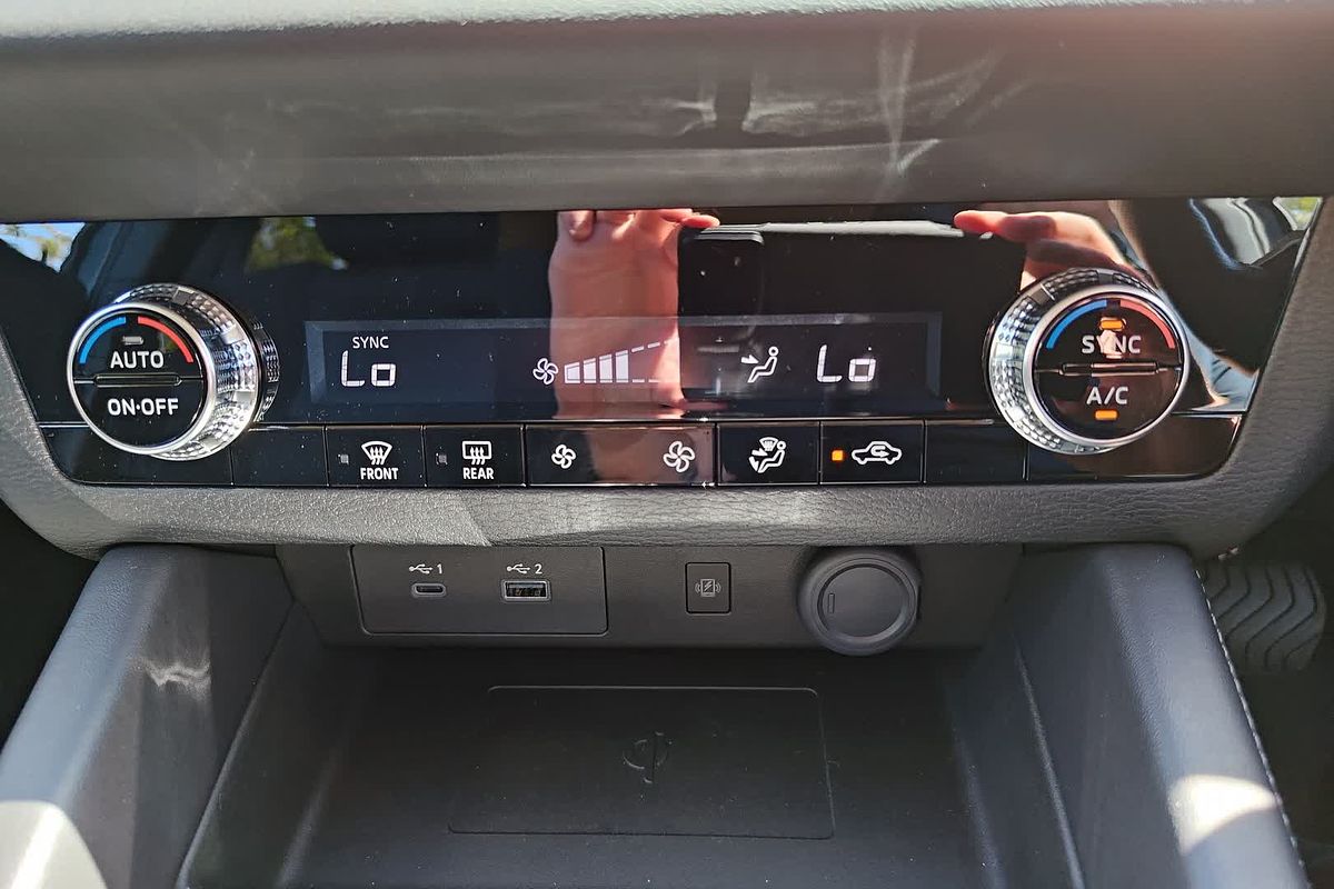 2024 Mitsubishi Outlander LS ZM