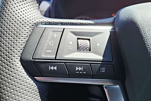 2024 Mitsubishi Outlander LS ZM