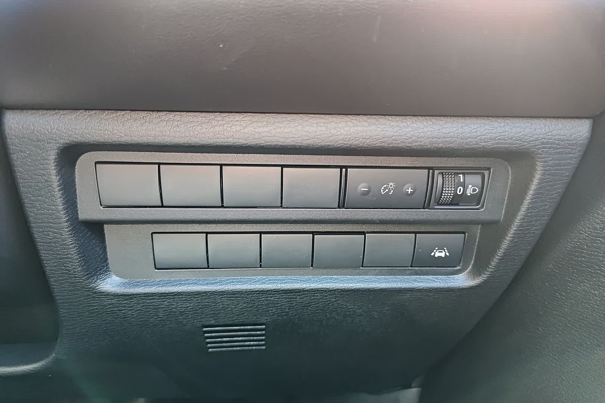 2024 Mitsubishi Outlander LS ZM