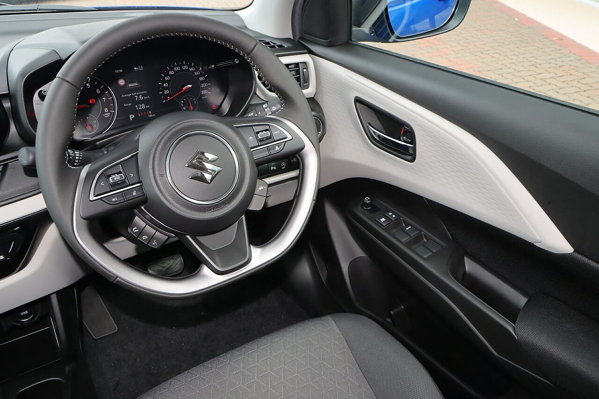 2025 Suzuki Swift Hybrid Plus UZ