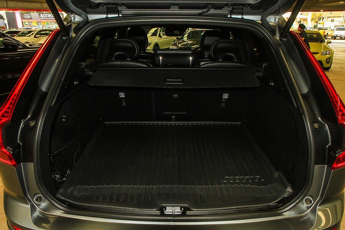 2019 Volvo XC60 T6 R-Design