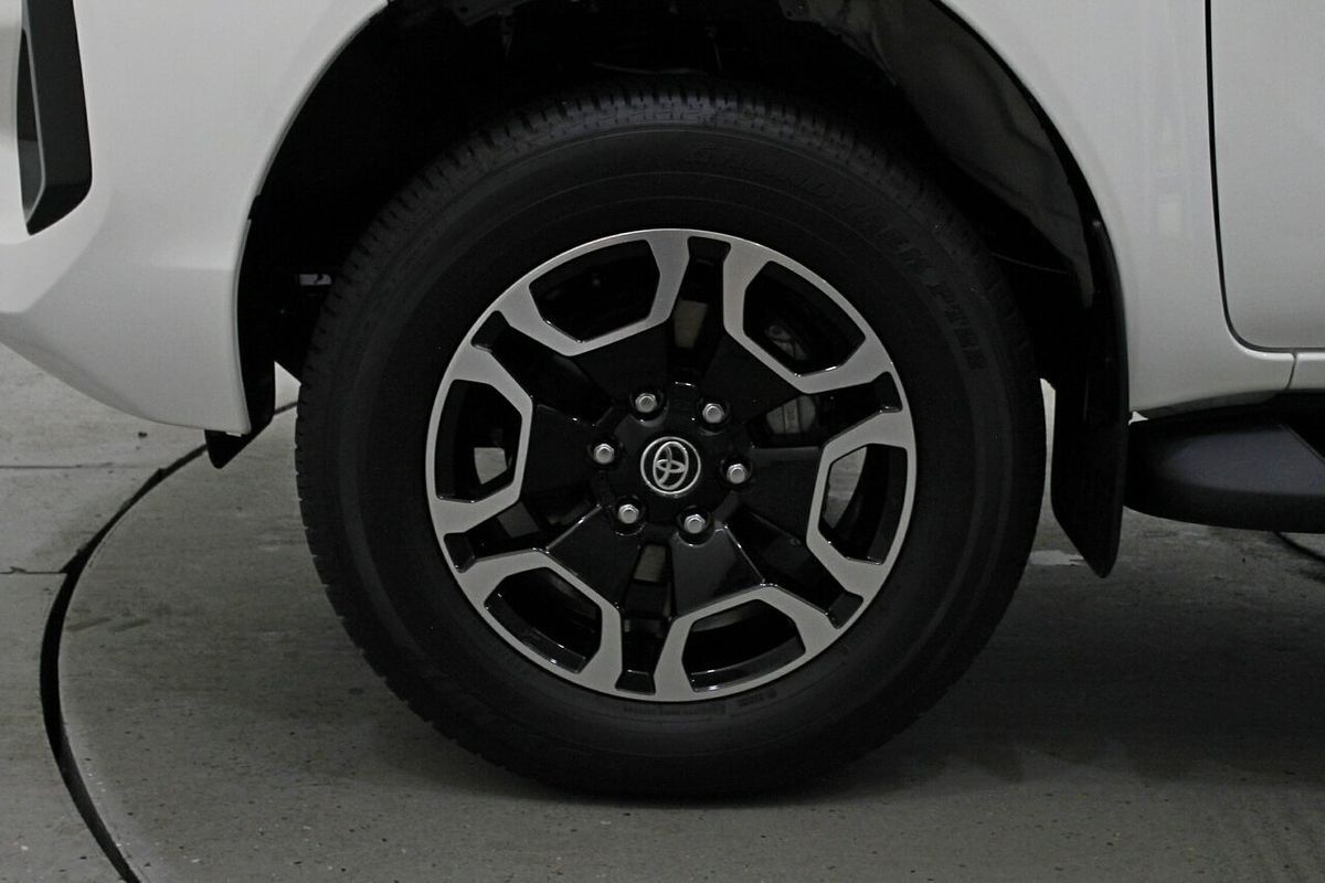 2024 Toyota Hilux SR5 48V GUN126R 4X4