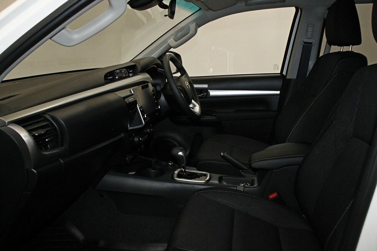 2024 Toyota Hilux SR5 48V GUN126R 4X4