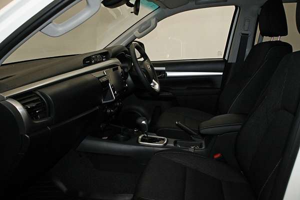 2024 Toyota Hilux SR5 48V GUN126R 4X4