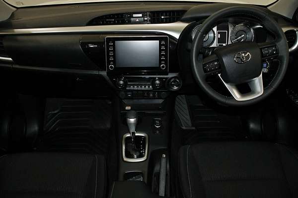 2024 Toyota Hilux SR5 48V GUN126R 4X4