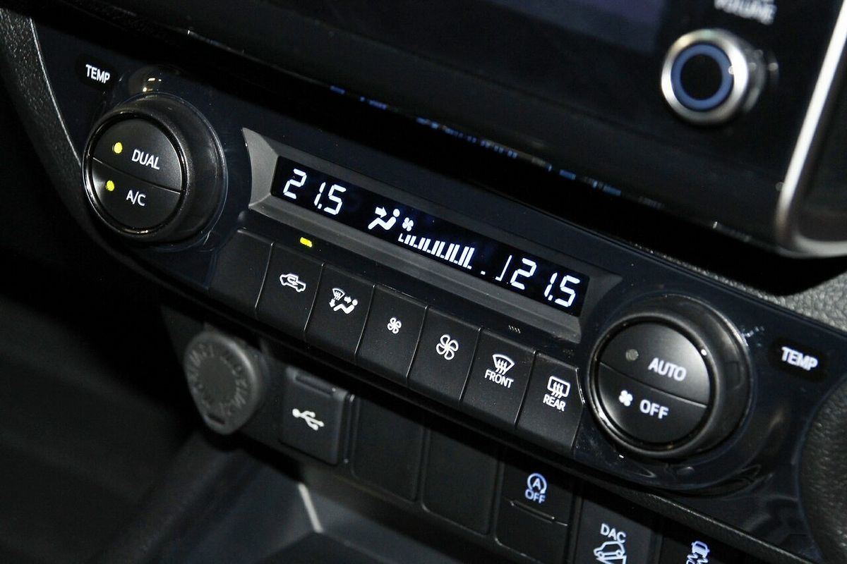 2024 Toyota Hilux SR5 48V GUN126R 4X4