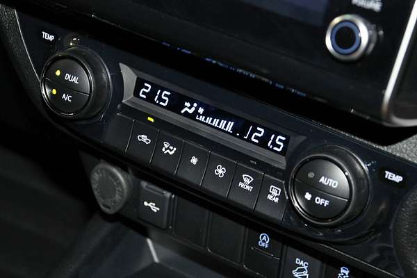 2024 Toyota Hilux SR5 48V GUN126R 4X4