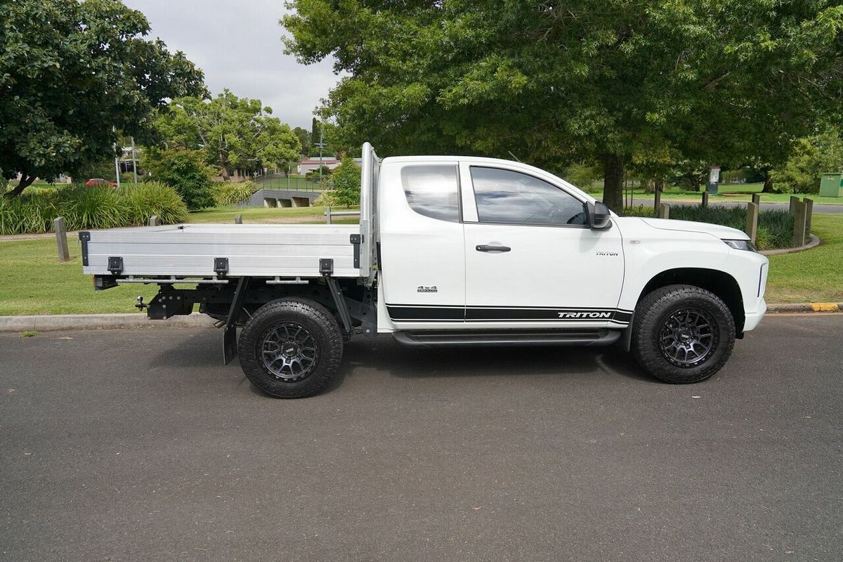 2022 Mitsubishi Triton Glx+ (4x4) MR MY22 4X4