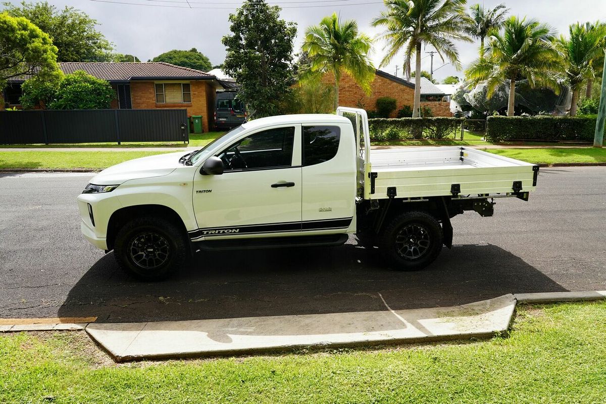 2022 Mitsubishi Triton Glx+ (4x4) MR MY22 4X4