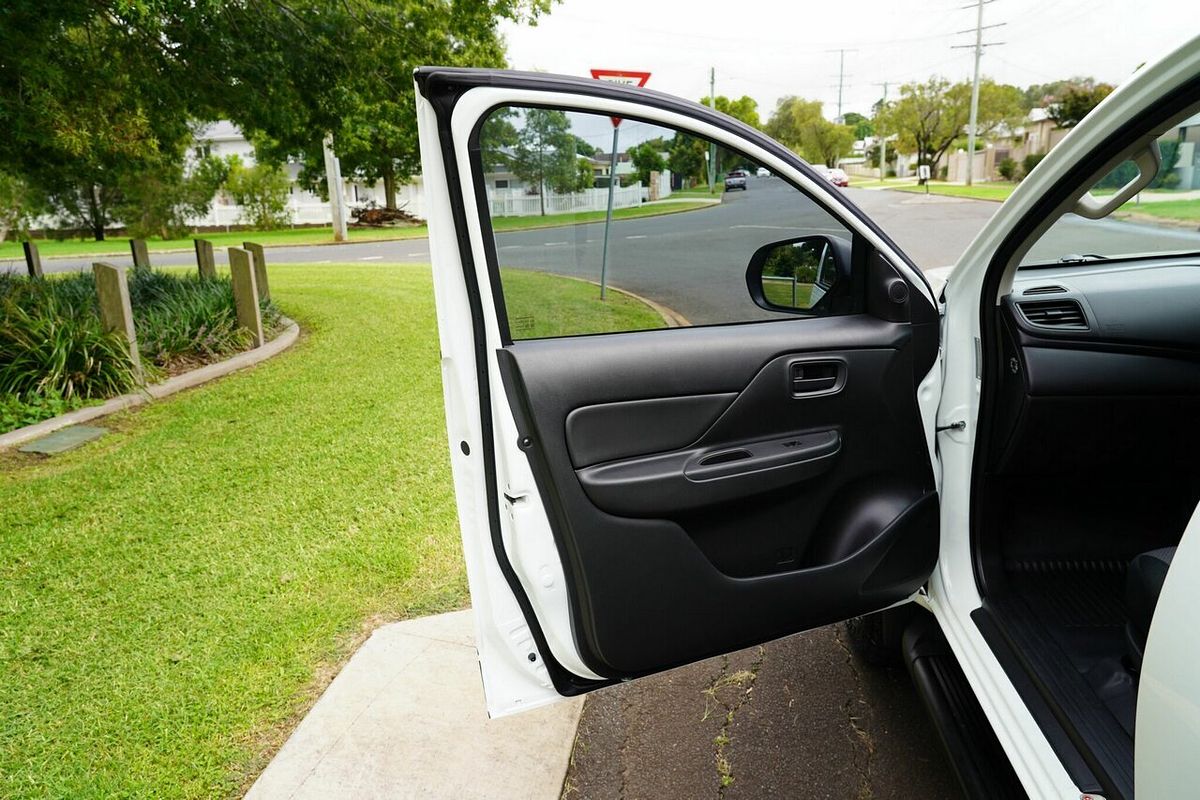 2022 Mitsubishi Triton Glx+ (4x4) MR MY22 4X4