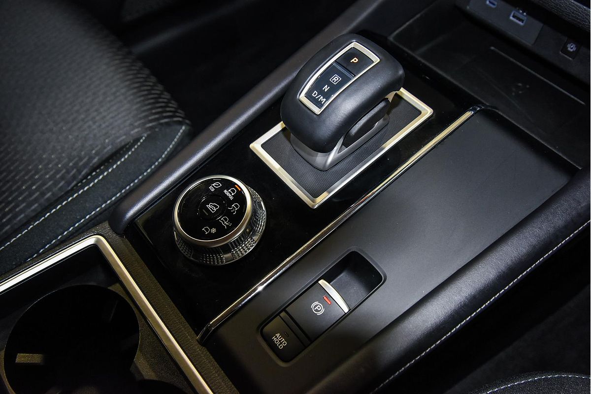2024 Mitsubishi Outlander LS ZM