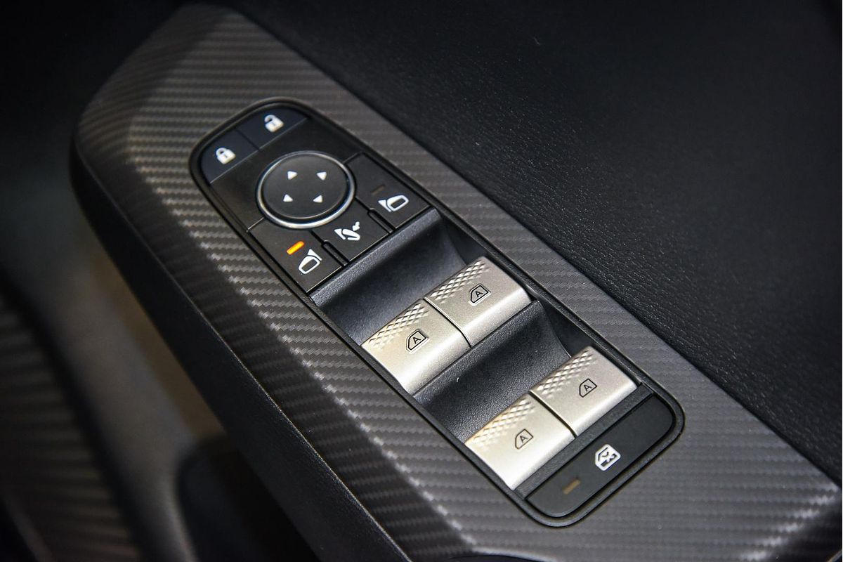 2024 Mitsubishi Outlander LS ZM