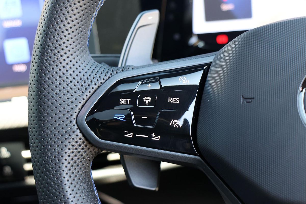 2023 Volkswagen Golf R 8